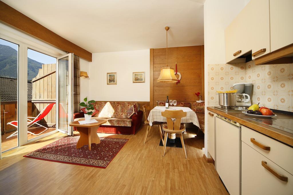 Alpina Residence Naturns Rum bild